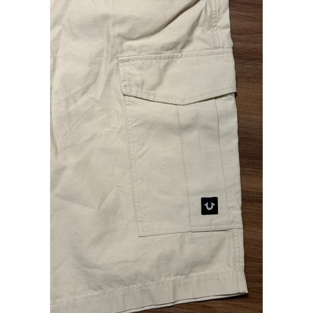 True Religion Mens Single Needle Cargo Shorts Tapioca Beige (107927) Size 38